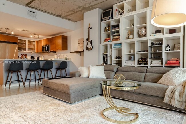 Building Photo - 3250 NE 1st Ave