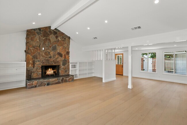 High ceilings, wood floors, gas burning fireplace - 2237 Donnie Rd