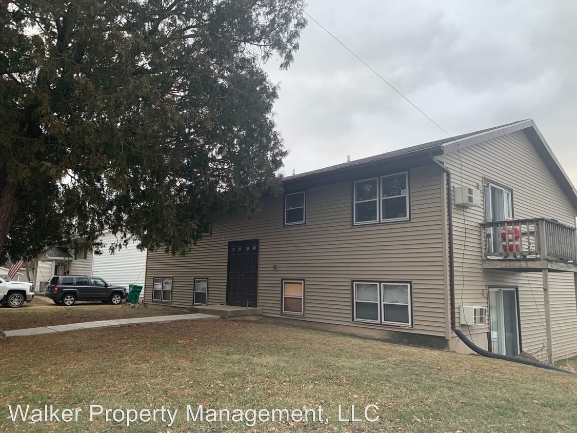 1109 W Fulton St, Edgerton, WI 53534 Condo for Rent in Edgerton, WI
