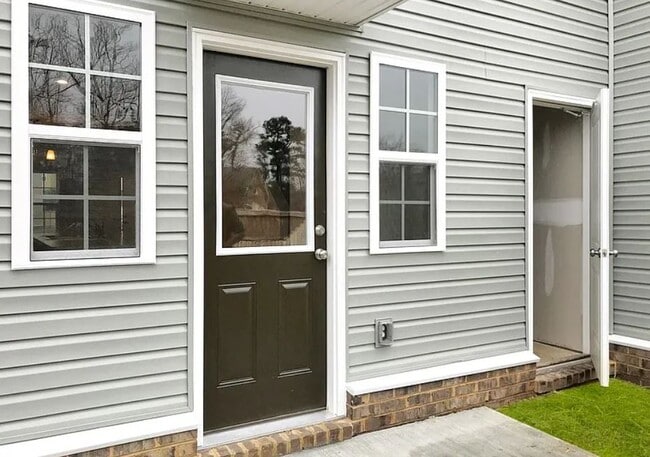 Foto del edificio - 1344 Stone Rdg Pk Lp