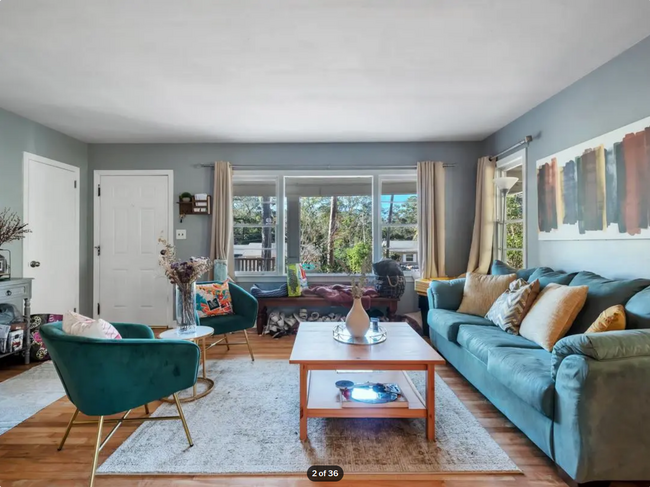 Building Photo - 2077 Hollywood Dr