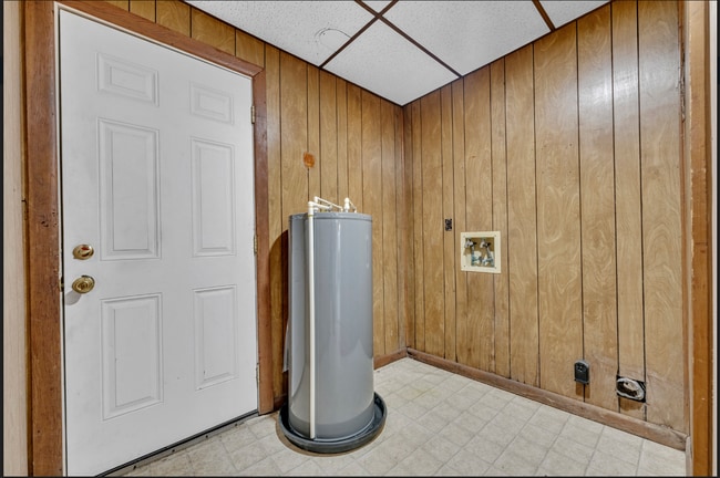 Building Photo - 419 7th St