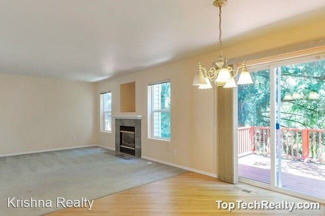 Foto del edificio - 4 br, 2.5 bath House - 134 NE Danbury Ave