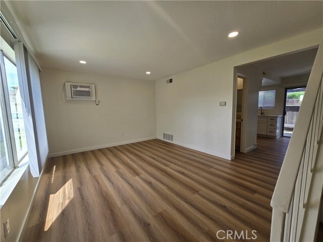 Building Photo - 160 Greentree Ln