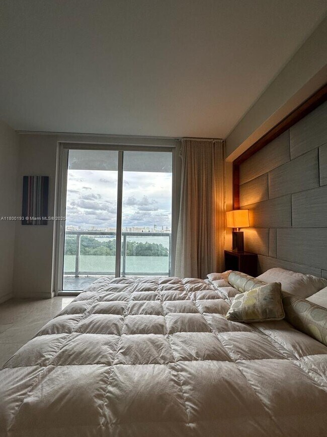 Building Photo - 50 Biscayne Blvd