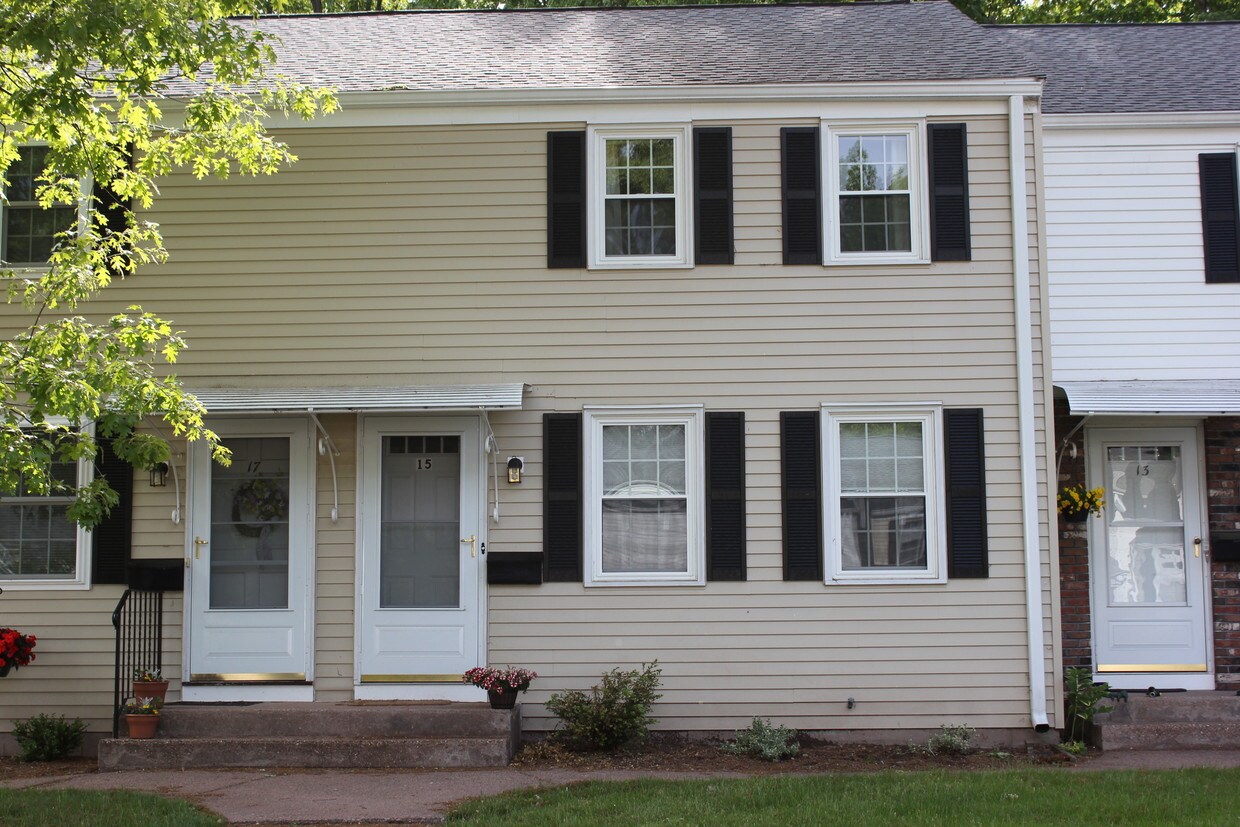 15 Redbud Ln, Glastonbury, CT 06033 Condo for Rent in Glastonbury, CT