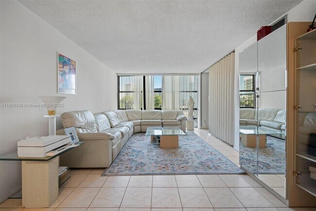 Foto del edificio - 800 Parkview Dr
