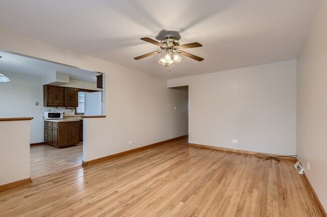 Building Photo - 7504 Latrobe, Burbank, IL, 60459