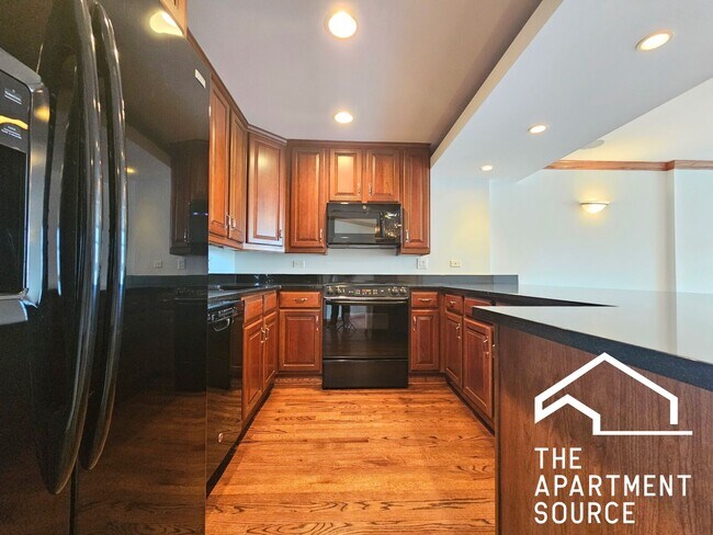 Building Photo - 1354 N Dearborn St