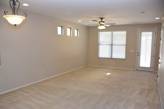 Building Photo - SW - SPRING VALLEY 2 STORY HOME