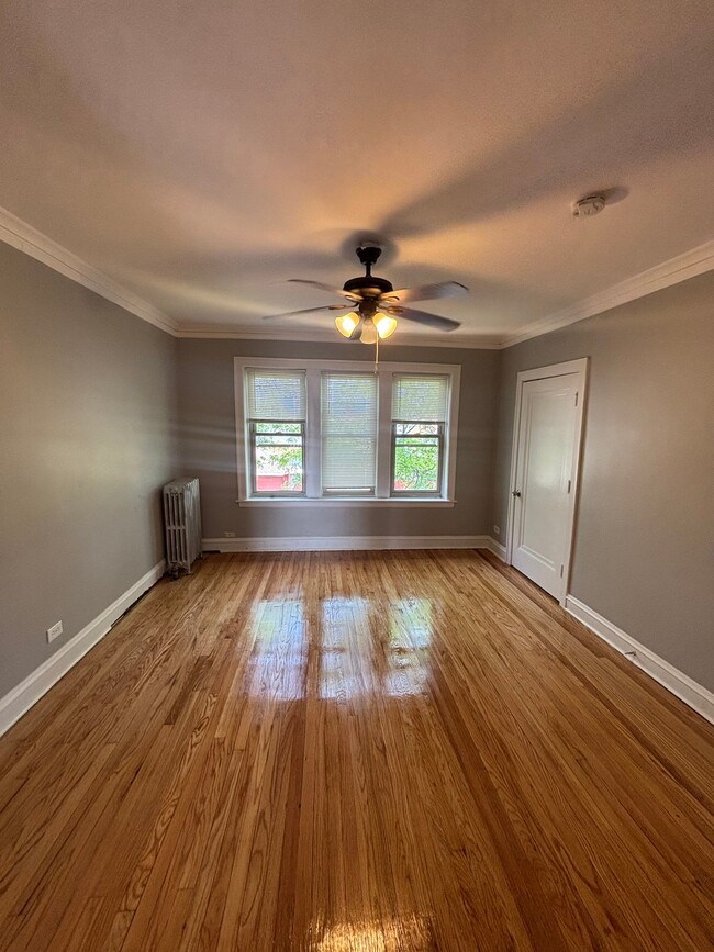 Photo - 5600 S Francisco Ave Apartment