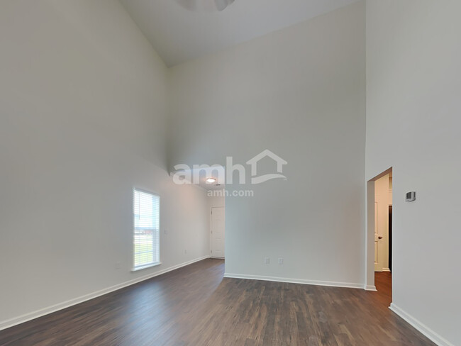 Foto del edificio - 60 Rhett Ln