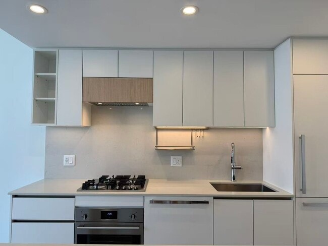 Building Photo - 13573 98A Av