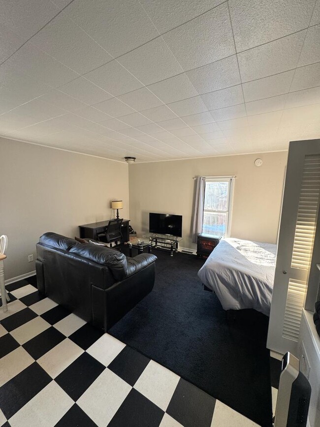 Building Photo - 127 Prospect Ave NE