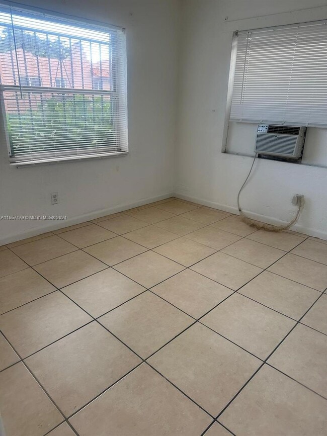 Foto del edificio - 3 bedroom in Miami FL 33150