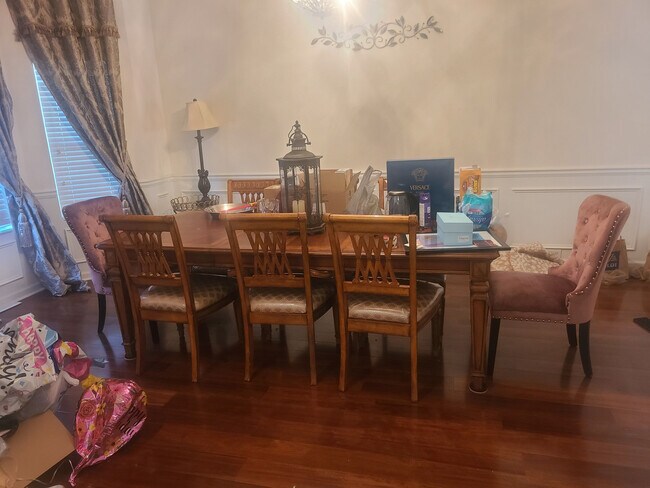 Foto del edificio - Room in House on Kestrel Cir