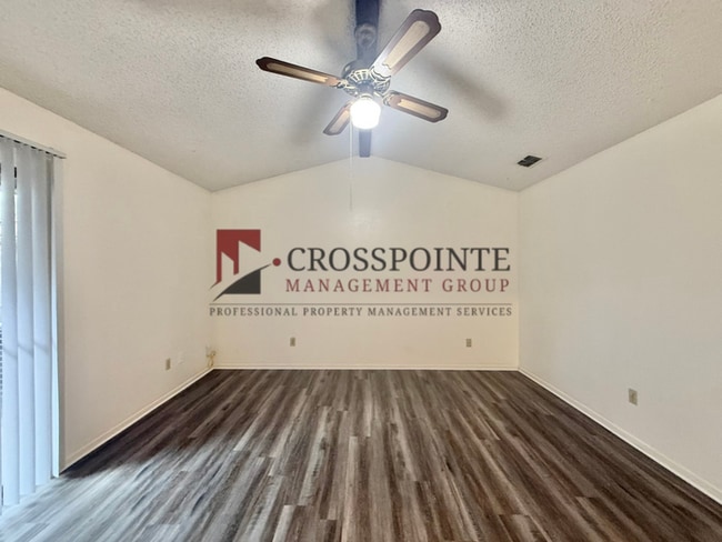 Foto del edificio - Available! 2 Bedroom 1 Bath Duplex in Longview!