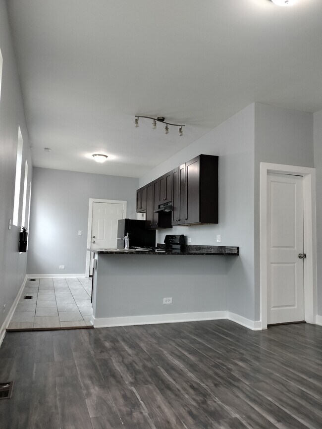 Building Photo - 6501 S Justine St