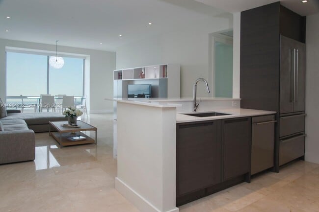 Foto del edificio - 1425 Brickell Ave