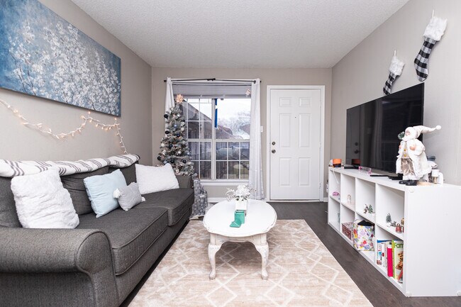 Foto del edificio - Villages at Harrison Creek- $1000.00 off!