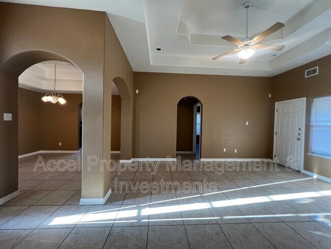 Building Photo - 3013 Constellation Dr