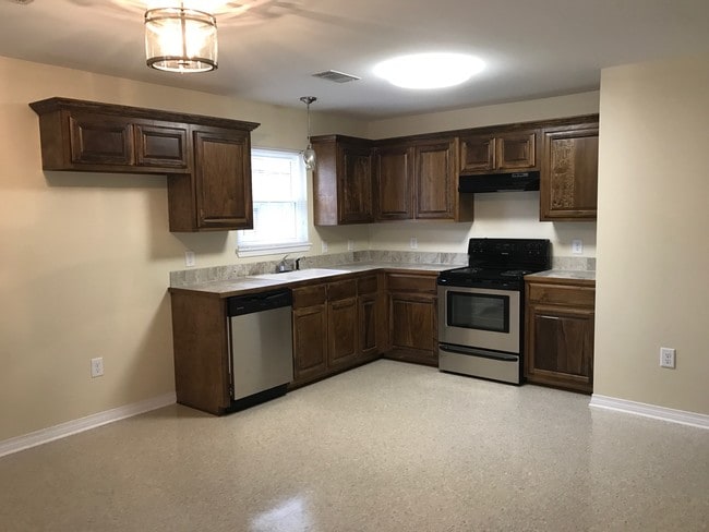 Building Photo - 1406 Hooks Dr