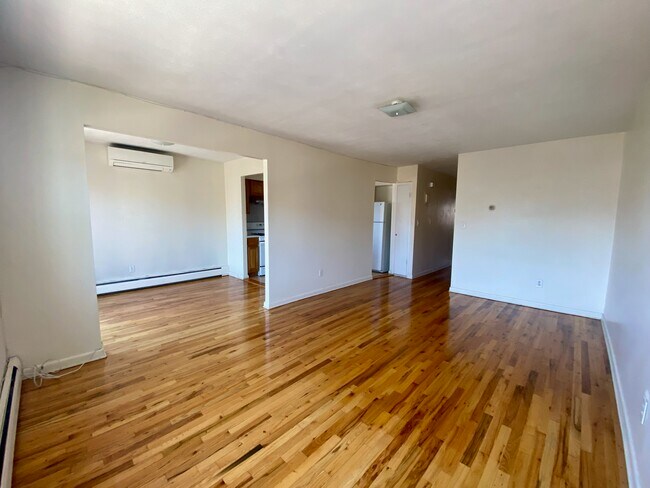 Building Photo - 3554 33rd St