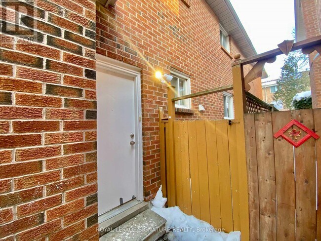 Photo du bâtiment - 194 Nahani Way