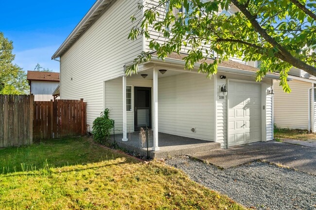Building Photo - 3 Bedroom, 2.5 Bathroom 2 Story House
