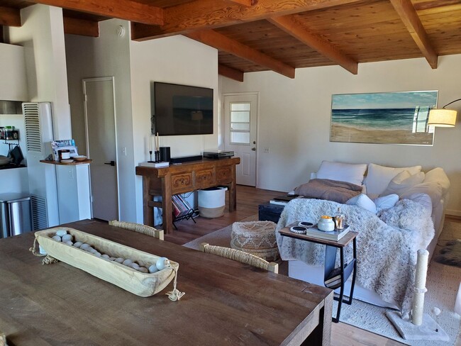 Building Photo - Walk to the Beach! Large 2 Bedroom/1 Bath