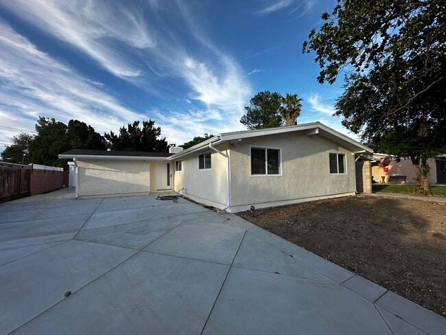 Foto del edificio - 20315 Hamlin St