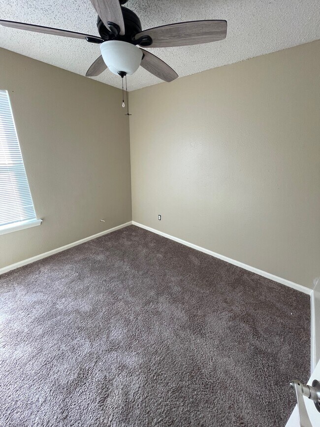 Foto del edificio - 4606 Wood Ave