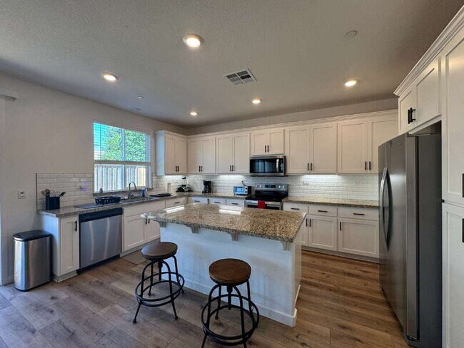 Foto del edificio - 3902 Firestar Way
