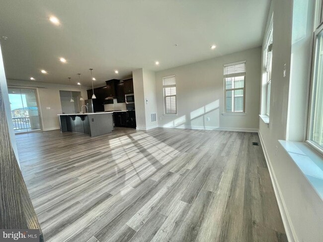 Building Photo - 3464 Sunset Ridge Dr