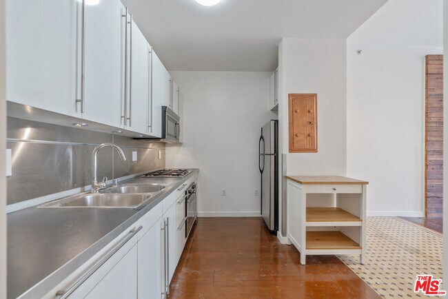 Foto del edificio - 257 S Spring St