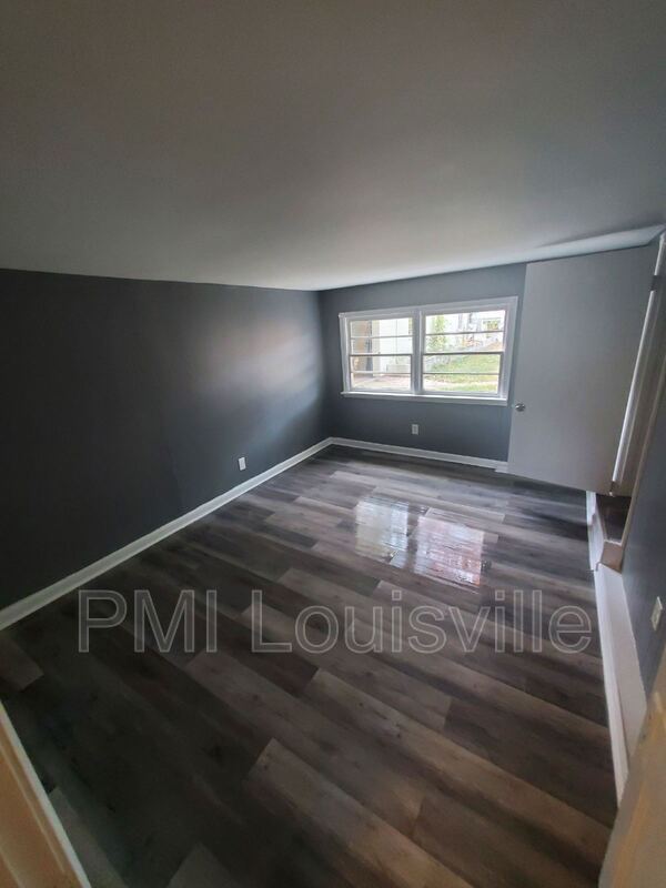 9219.5 Alexander Ave, Louisville, KY 40272 Condo for Rent in