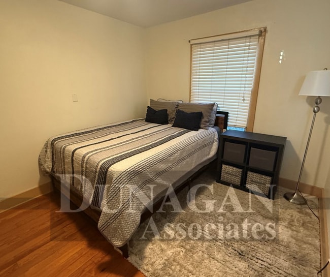 Building Photo - 2 bed, 1 bath Fully Furnished, water paid, may allow pets upon approval.