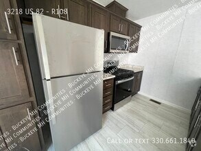 Building Photo - 3218 OH-82