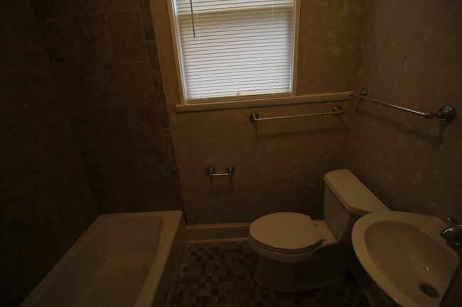 bathroom - 2929 Post St