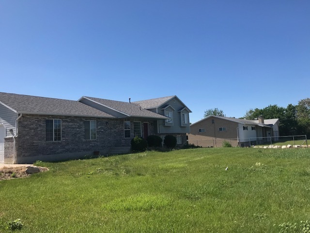 Building Photo - Beautiful home in Clinton with sport pad a...