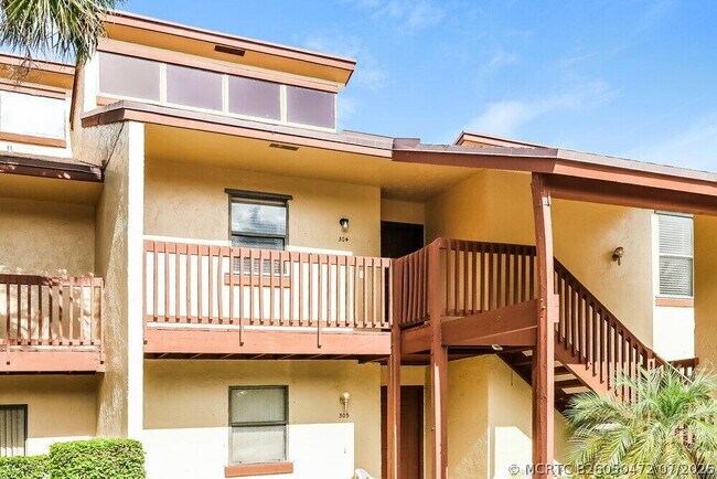 Foto del edificio - 304 Lakeview Dr E