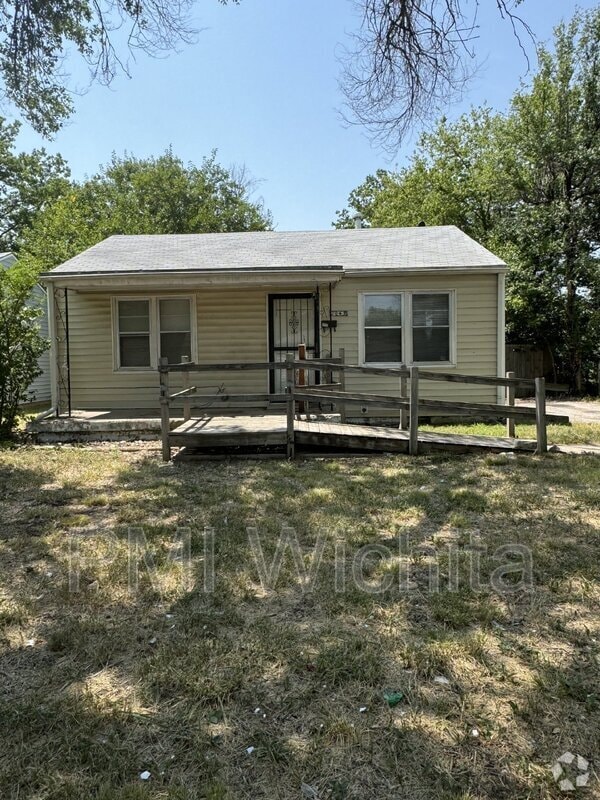 Building Photo - 2043 N Minnesota St