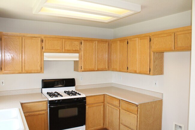 Building Photo - 3720 Vinewood Dr