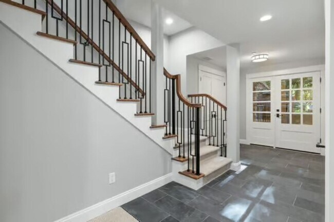 Foto del edificio - 3Bd/3.5Ba Kirkland Home