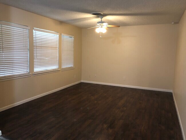 Building Photo - 5454 Woodway Dr