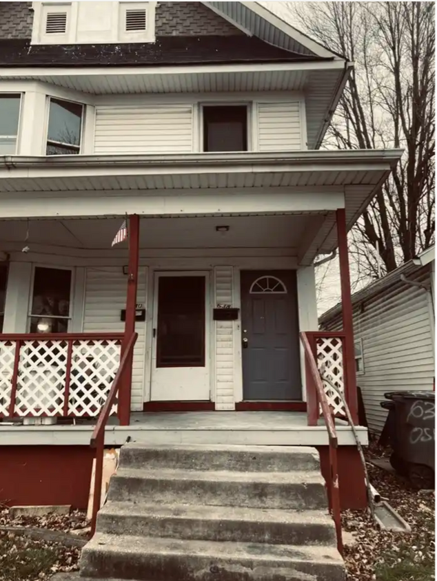 Primary Photo - 638 Oswald St