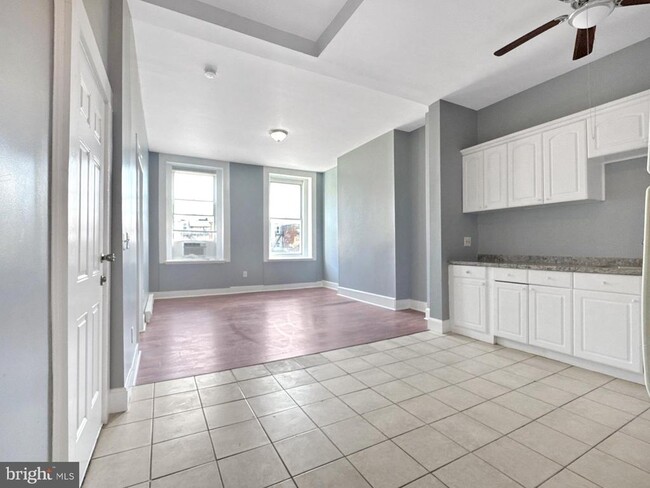 Building Photo - 1812 McCulloh St