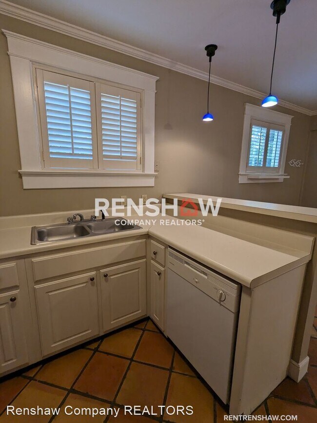 Building Photo - 1 br, 1 bath House - 585 S McLean Blvd