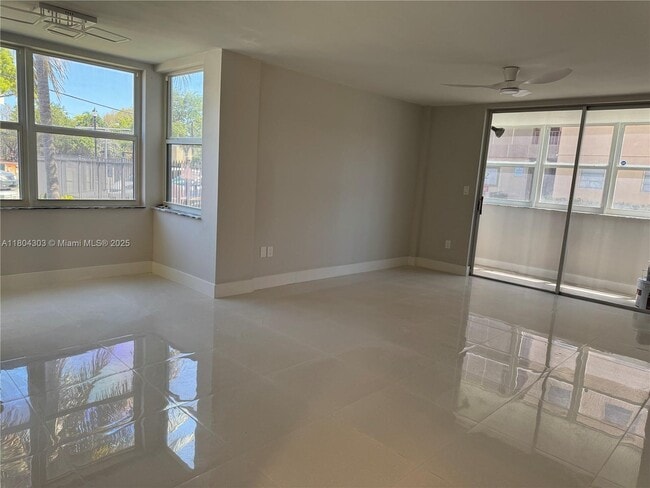 Building Photo - 16450 Miami Dr