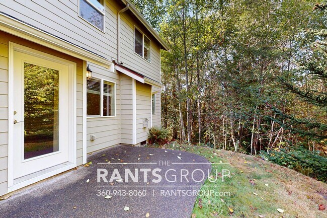 Building Photo - 4-bedroom, 2-bathroom Home with Green Belt in A Prime Location!